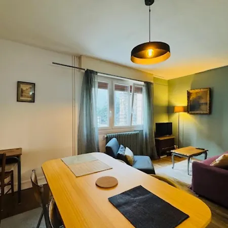 Cozy Flat Near Downtown Caen