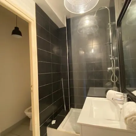 Cozy Flat Near Downtown Apartment *